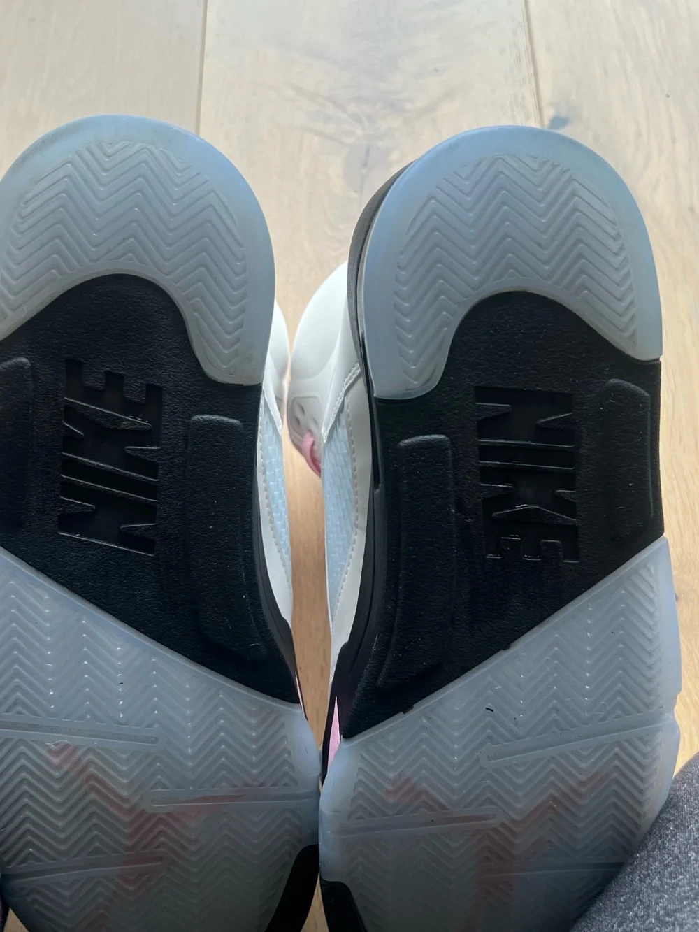 Air Jordan 5 Retro “medium soft pink”